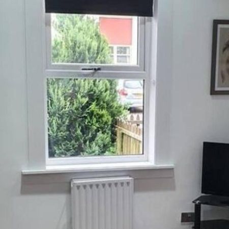 Charming 1-Bed Apartment In พีเบิลส์ ภายนอก รูปภาพ
