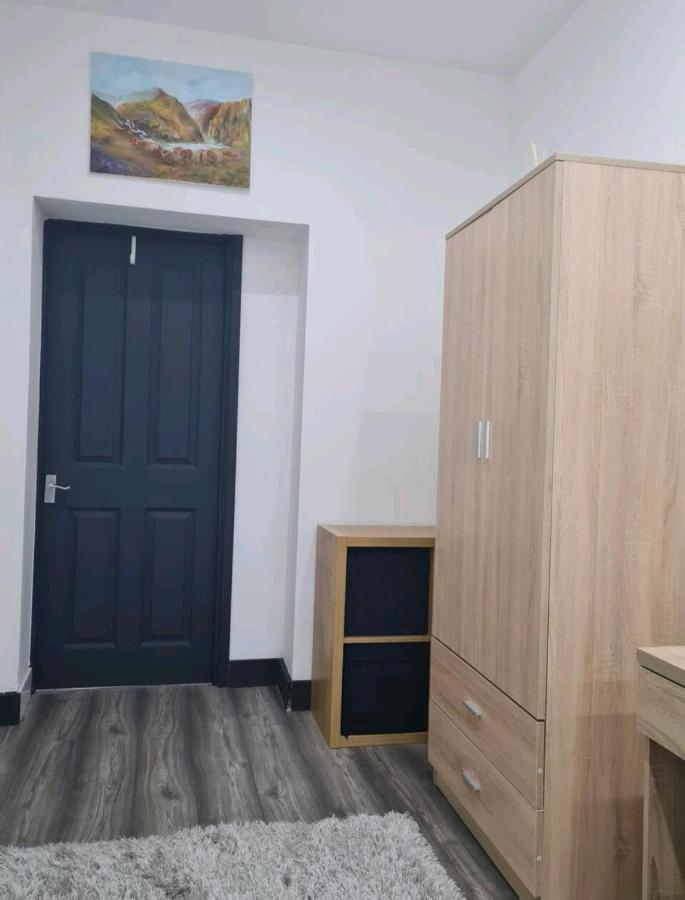 Charming 1-Bed Apartment In พีเบิลส์ ภายนอก รูปภาพ