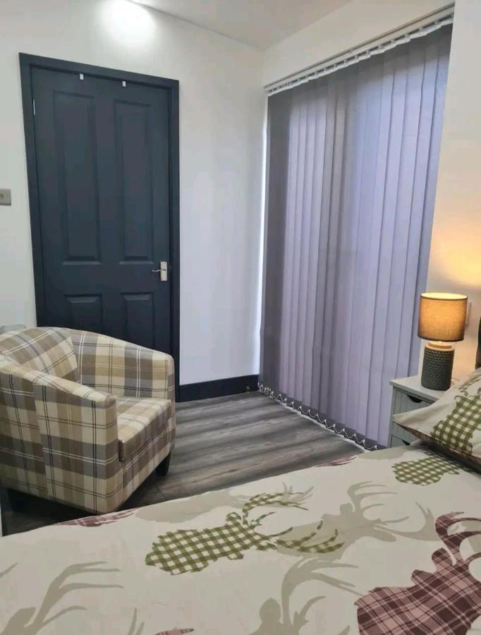 Charming 1-Bed Apartment In พีเบิลส์ ภายนอก รูปภาพ